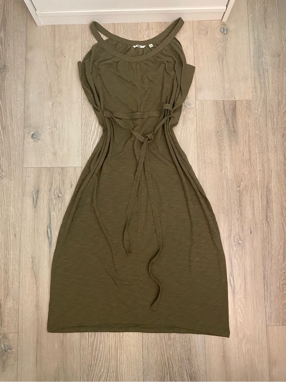Uniqlo Olive Sleeveless Midi Dress with Waist Tie - Picture 1 of 7